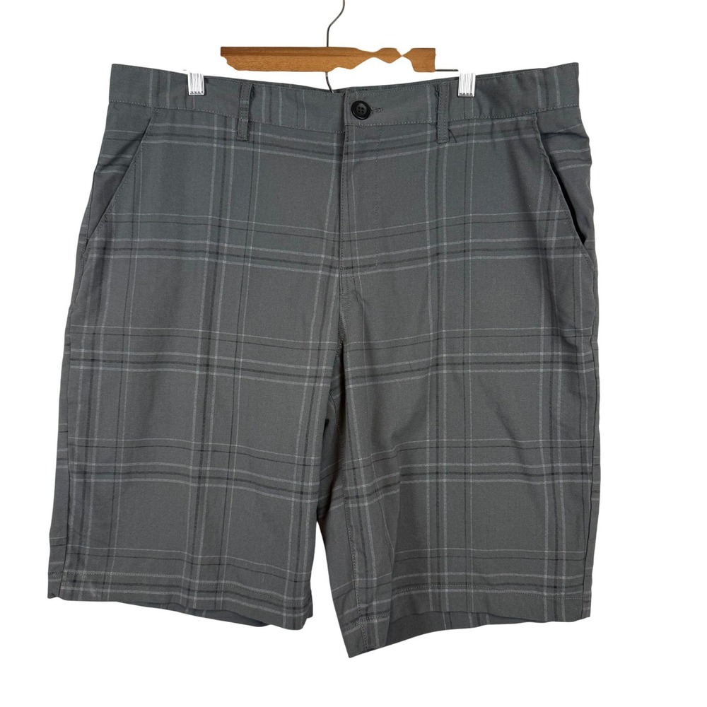 Urban Pipeline Max Flex Mens Grey Plaid Flat Front Shorts Size 38 Stretch Active